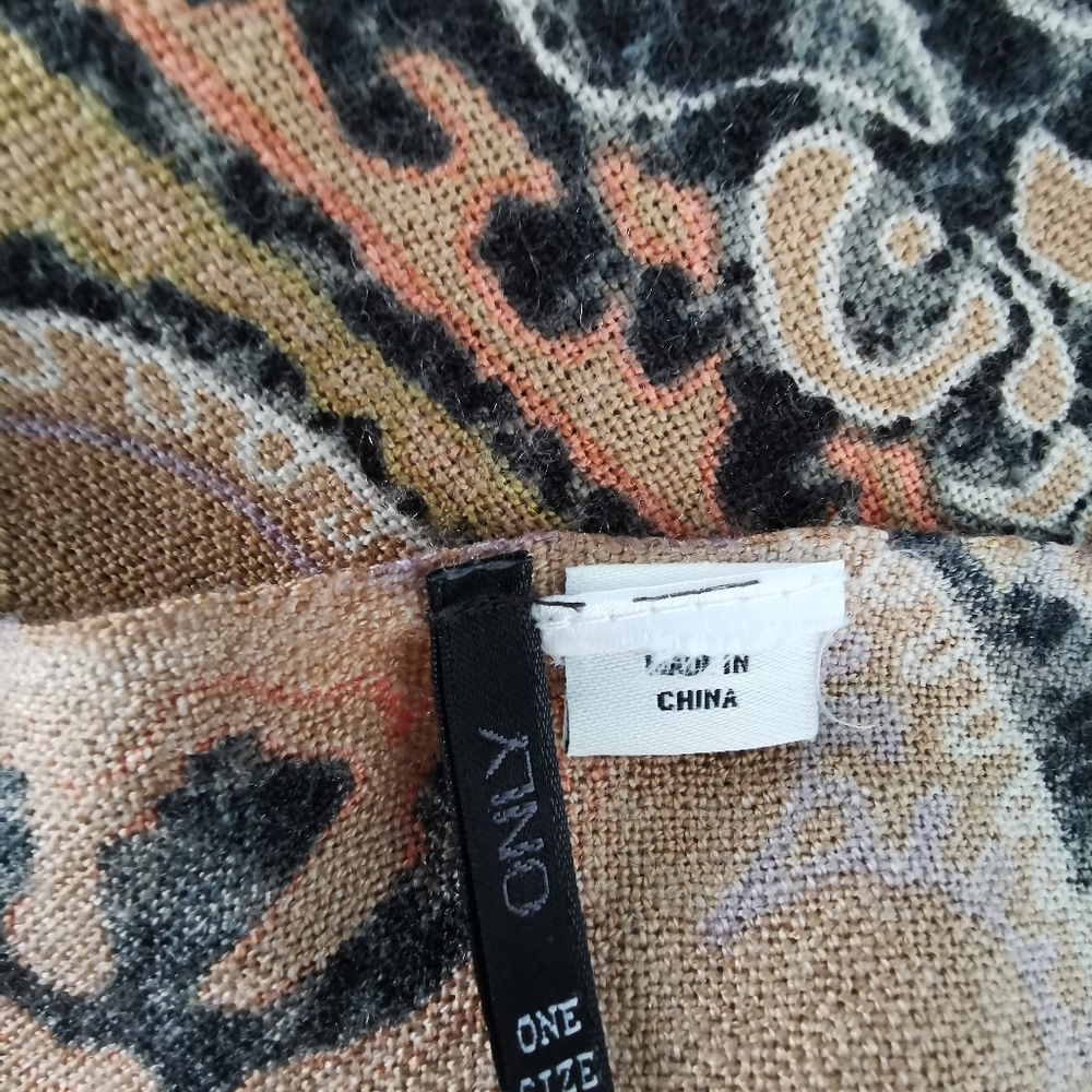 Scarf/ Wrap - Picture 3 of 5